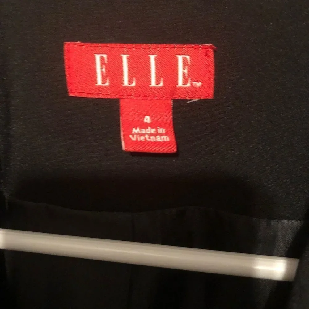Women’s Elle blazer size 4